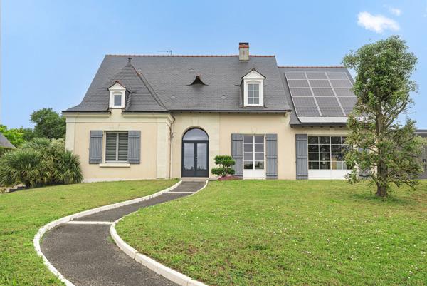 Maison Doue En Anjou 8 pièce(s) 255 m2