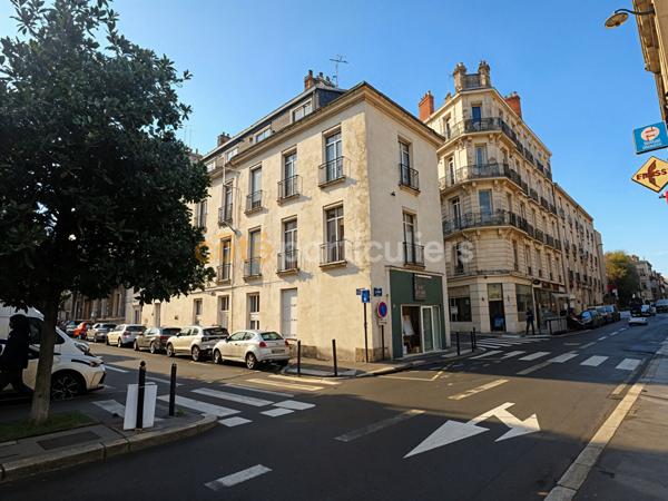 Vente
                Fonds de commerce80 m² - 2 Pièces -
                    SAINT BREVIN LES PINS (44250)