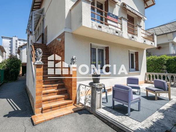 À vendre Maison 10 pièces 210 m² - Grenoble 38100