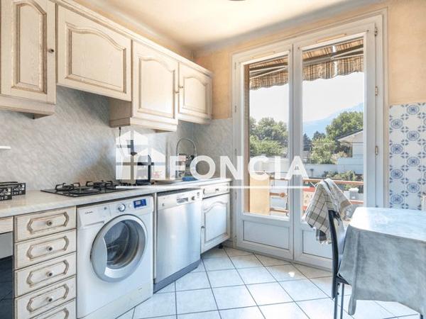 À vendre Maison 10 pièces 210 m² - Grenoble 38100