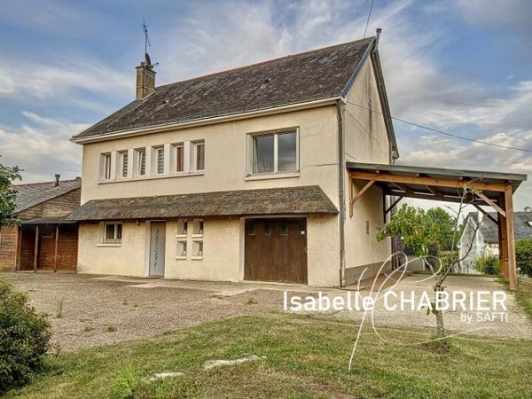 MAISON AU BORD DE LA RIVIERE AVEC GRAND HANGAR