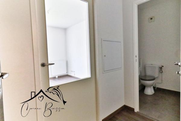 MELLINET - AU CALME AVEC BALCON SUR VERDURE ET PARKING-2013