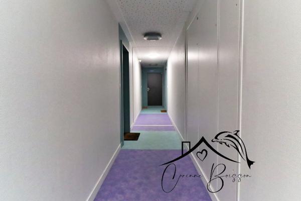 MELLINET - AU CALME AVEC BALCON SUR VERDURE ET PARKING-2013