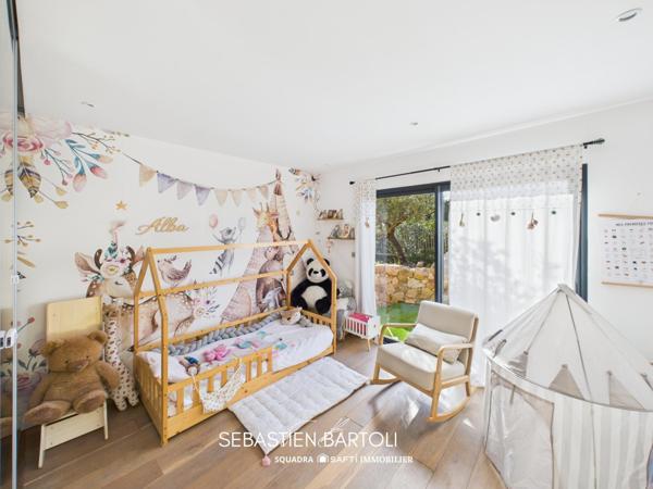 Villa de standing t4 de 140m² avec piscine et double garage