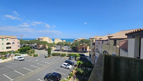 T3 vue mer dans Residence avec tennis et piscine