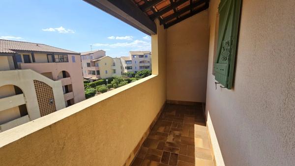 T3 vue mer dans Residence avec tennis et piscine
