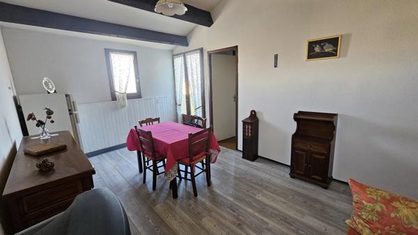 T3 vue mer dans Residence avec tennis et piscine