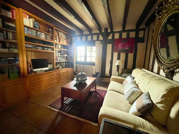 Soustons, authentique maison landaise du XVIIIe, 265 m², dépendances, piscine, parc paysagé 6 800 m², à 2 minutes du centre et du lac.