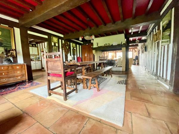 Soustons, authentique maison landaise du XVIIIe, 265 m², dépendances, piscine, parc paysagé 6 800 m², à 2 minutes du centre et du lac.