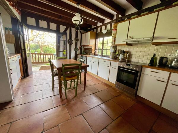 Soustons, authentique maison landaise du XVIIIe, 265 m², dépendances, piscine, parc paysagé 6 800 m², à 2 minutes du centre et du lac.