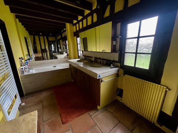 Soustons, authentique maison landaise du XVIIIe, 265 m², dépendances, piscine, parc paysagé 6 800 m², à 2 minutes du centre et du lac.