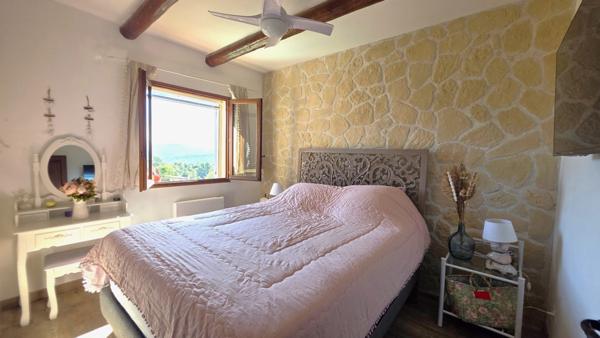 SAINT SAVOURNIN (13) Maison 5p pleine de charme avec dépendance, piscine, cuisine d’été, four et garage.