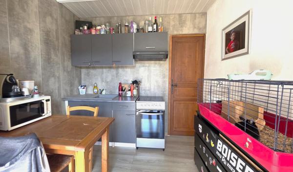 SAINT SAVOURNIN (13) Maison 5p pleine de charme avec dépendance, piscine, cuisine d’été, four et garage.