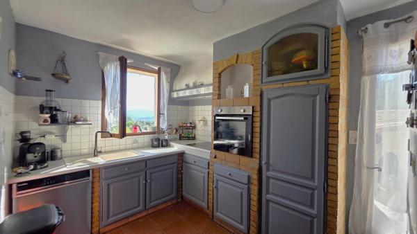 SAINT SAVOURNIN (13) Maison 5p pleine de charme avec dépendance, piscine, cuisine d’été, four et garage.