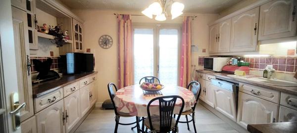 Villa 6 pièces 169m2, terrain avec piscine