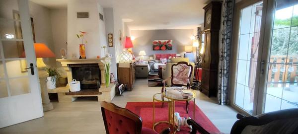 Villa 6 pièces 169m2, terrain avec piscine