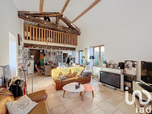 Maison rustique 13 pièces de 335 m² à Vinezac (07110)