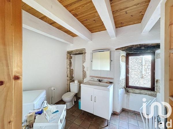 Maison rustique 13 pièces de 335 m² à Vinezac (07110)