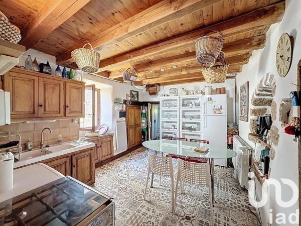 Maison rustique 13 pièces de 335 m² à Vinezac (07110)