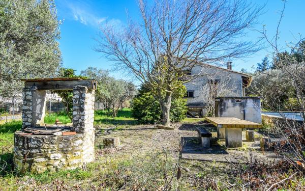 Maison à vendre    5 pièces •  Rochefort-du-Gard