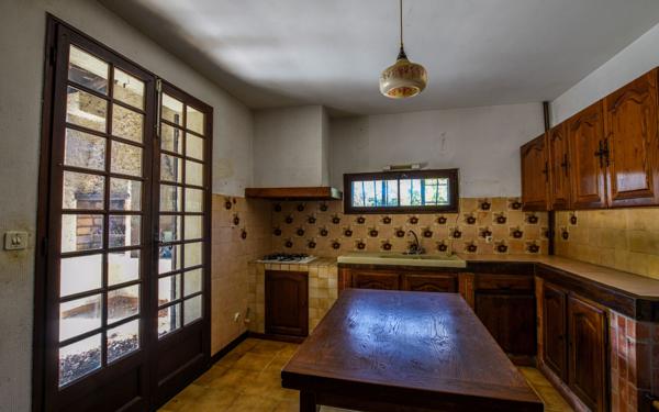 Maison à vendre    5 pièces •  Rochefort-du-Gard