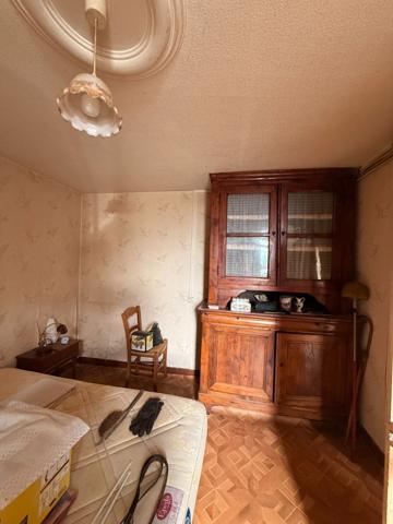 EN EXCLUSIVITE ! Propriété 2 maisons + dépendances sur 4700 m2 de terrain (ou 1ha8 si nécessaire) 88 000 €