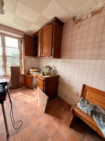 EN EXCLUSIVITE ! Propriété 2 maisons + dépendances sur 4700 m2 de terrain (ou 1ha8 si nécessaire) 88 000 €