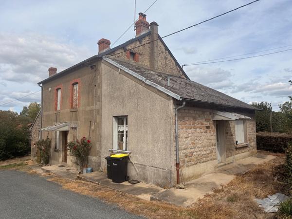 EN EXCLUSIVITE ! Propriété 2 maisons + dépendances sur 4700 m2 de terrain (ou 1ha8 si nécessaire) 88 000 €
