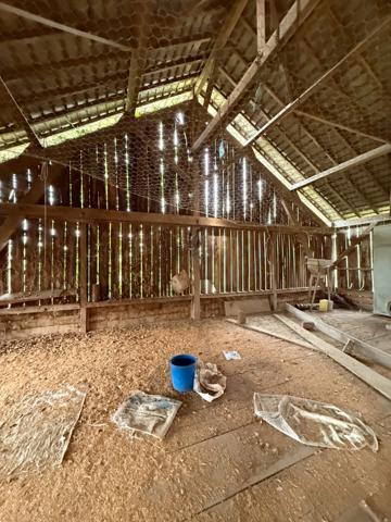 EN EXCLUSIVITE ! Propriété 2 maisons + dépendances sur 4700 m2 de terrain (ou 1ha8 si nécessaire) 88 000 €