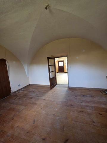 Chauffayer (05800) MAISON DE VILAGE DE TYPE 4/5 EN PIERRE ET VOÜTE AVEC UNE IMMENSE GRANGE