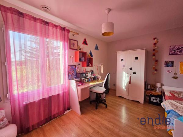 VENTE : maison architèque de 7 pièces (228 m²) à YZEURE