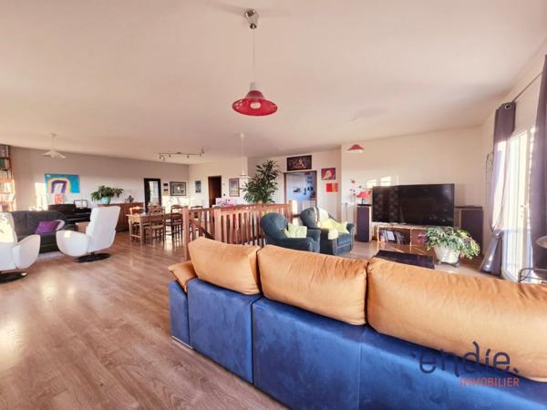 VENTE : maison architèque de 7 pièces (228 m²) à YZEURE