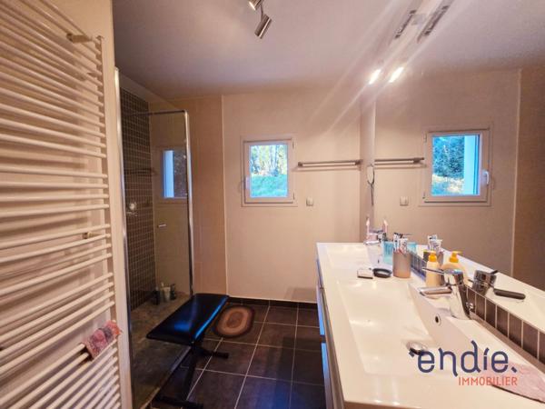 VENTE : maison architèque de 7 pièces (228 m²) à YZEURE