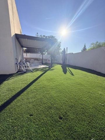 Lumière, calme et du potentiel pour cette superbe maison T3