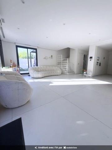 Lumière, calme et du potentiel pour cette superbe maison T3