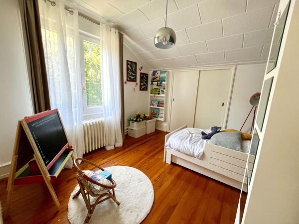 Maison
                                                                                                                                                                                                                                                                                                                        5 pièce(s)                                                                                                                                                                                                          3 chambre(s)                                                                                                                                                                                                          100  m²