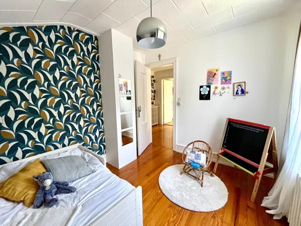 Maison
                                                                                                                                                                                                                                                                                                                        5 pièce(s)                                                                                                                                                                                                          3 chambre(s)                                                                                                                                                                                                          100  m²