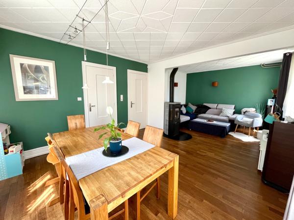 Maison
                                                                                                                                                                                                                                                                                                                        5 pièce(s)                                                                                                                                                                                                          3 chambre(s)                                                                                                                                                                                                          100  m²