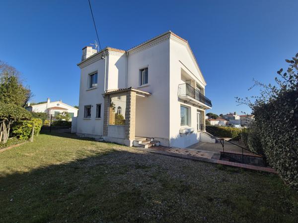 Maison 7 pièce(s) 5 chambre(s) 200 m²