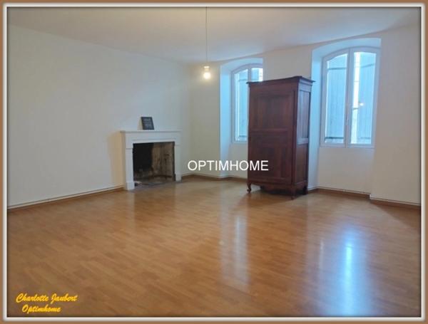 Maison à vendre 8 pièces Proche de MONTMOREAU SAINT CYBARD (16)