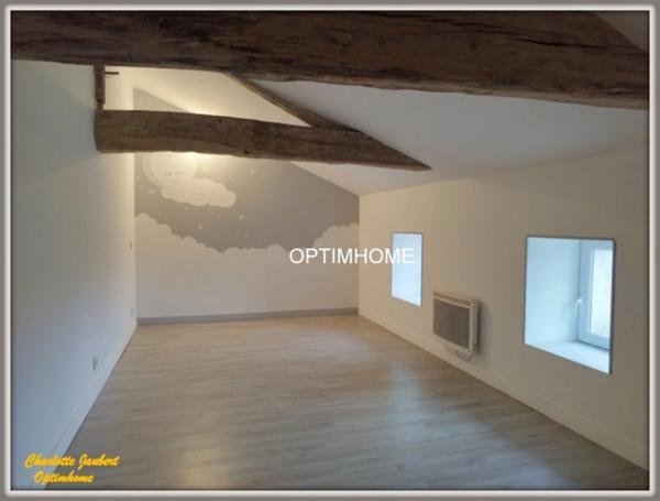 Maison à vendre 8 pièces Proche de MONTMOREAU SAINT CYBARD (16)