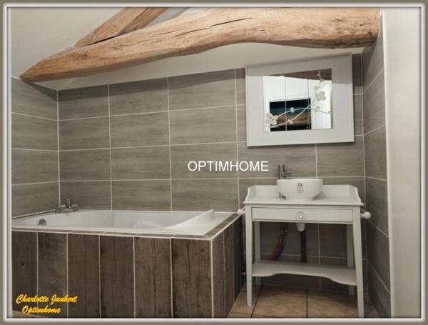 Maison à vendre 8 pièces Proche de MONTMOREAU SAINT CYBARD (16)