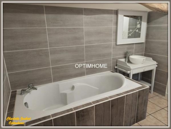 Maison à vendre 8 pièces Proche de MONTMOREAU SAINT CYBARD (16)