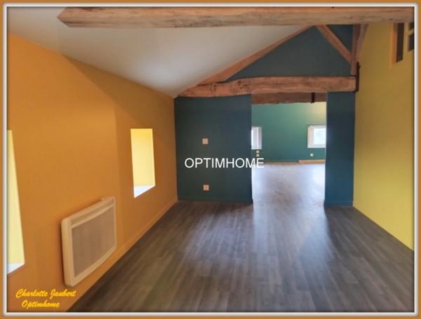 Maison à vendre 8 pièces Proche de MONTMOREAU SAINT CYBARD (16)