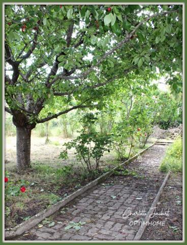 Maison à vendre 8 pièces Proche de MONTMOREAU SAINT CYBARD (16)