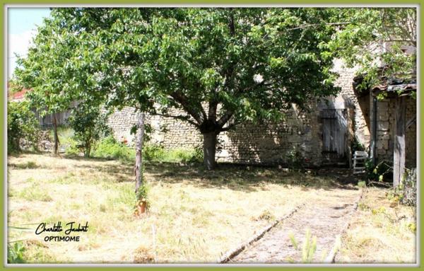 Maison à vendre 8 pièces Proche de MONTMOREAU SAINT CYBARD (16)