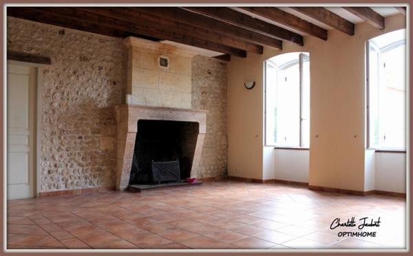 Maison à vendre 8 pièces Proche de MONTMOREAU SAINT CYBARD (16)
