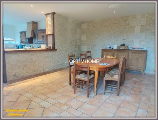 Maison à vendre 8 pièces Proche de MONTMOREAU SAINT CYBARD (16)