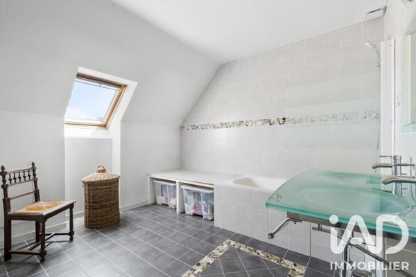 Maison à vendre 7 pièces 197,71 m² Saclay