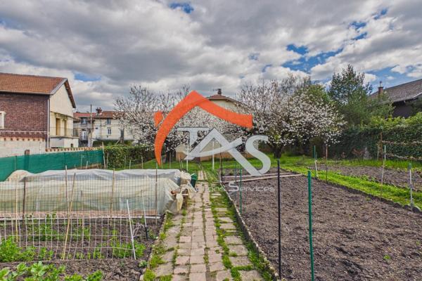 Vente                                                      Maison
                        
                     4 pièces                      74 m2                     à La Grand-Croix